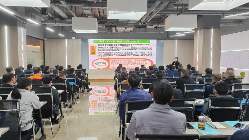 管理培训师与咨询顾问：职业定位与职能差异解析