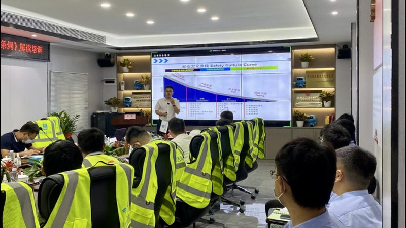 小标题：了解证书含金量，别被“保过”误导